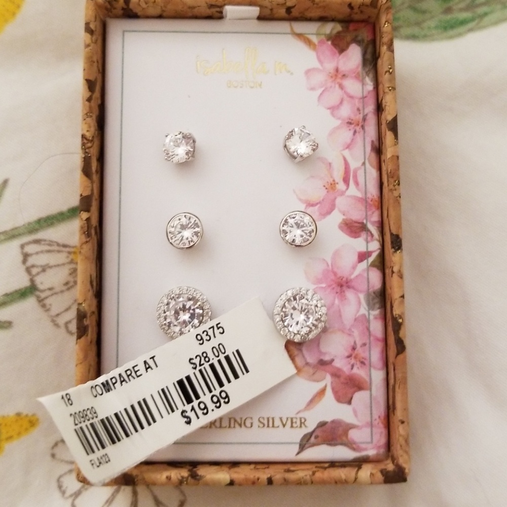 NWT Isabella M. Stud Earrings Set